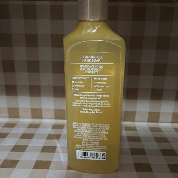 Bath & Body Works Yellow Sunshine & Lemons Hand Soap - Picture 3 of 3